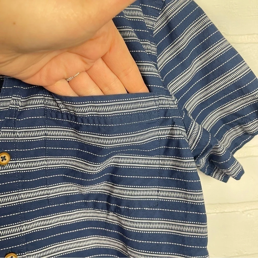 Tucker + Tate Short sleeve button down shirt blue white stripe size Large 10/12